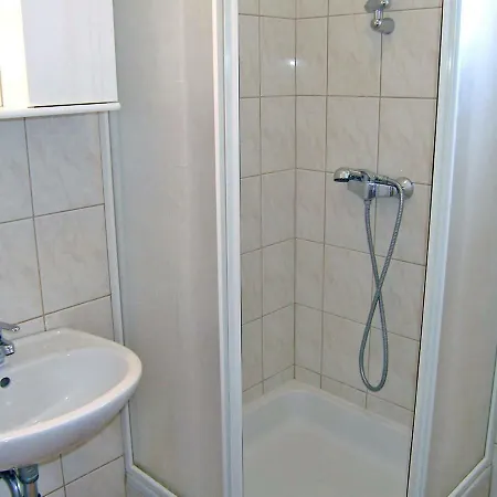 Apartment Vir 10